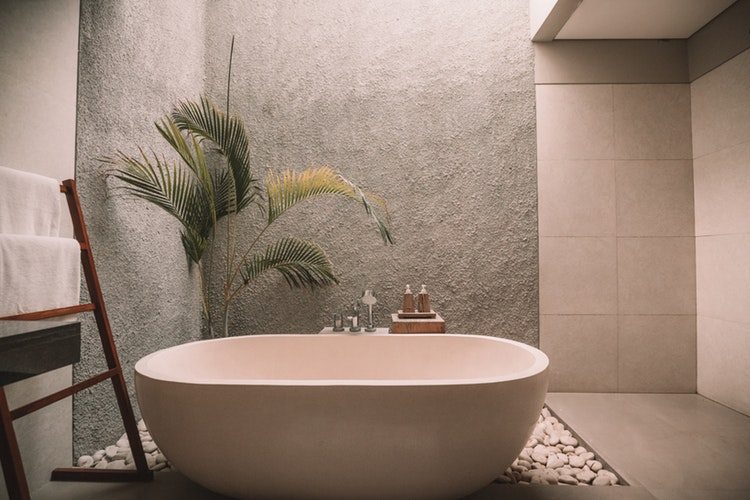 average sized bathtub