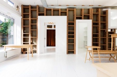 Open Shelves for Bachelor's Pad Designs
